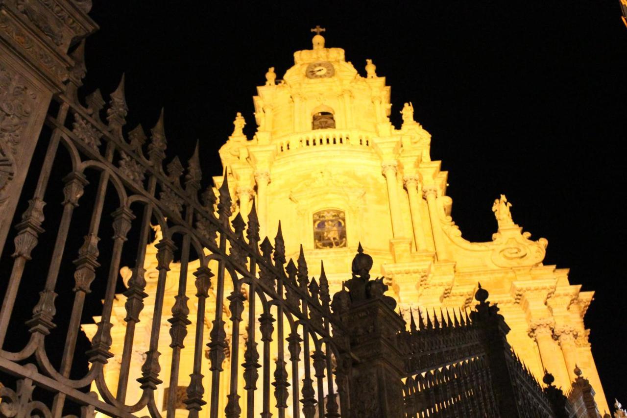 La Casa Del Nespolo Villa Ragusa Exteriör bild